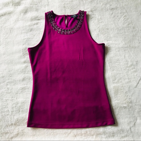 Magenta Sleeveless Top with beading - Picture 2 of 7